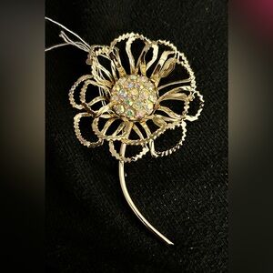 WOW! Vintage Sarah Coventry Large FlowerOpen Work Rhinestone Statement
Broach